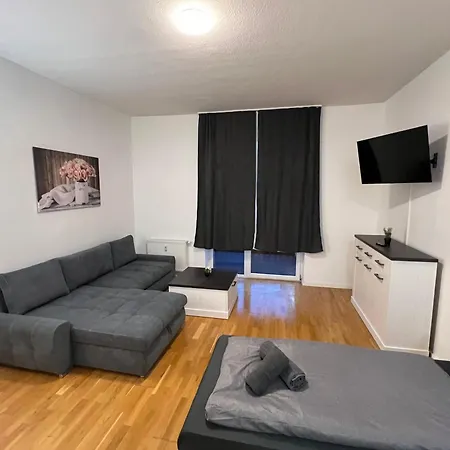 Rosen 3* نيوبراندنبرغ